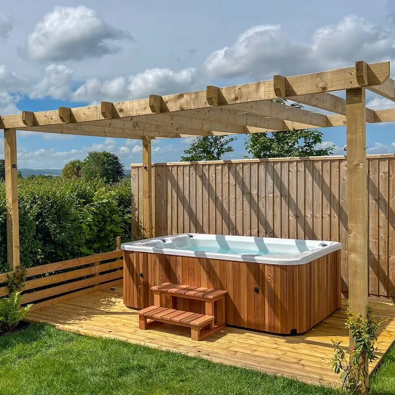 shopping (25) Urban Cedar Spa Premium Mini WiFi Hot Tub Package White (Made to Order) / Cedar (In Stock) / Electric 3Kw - Image 1