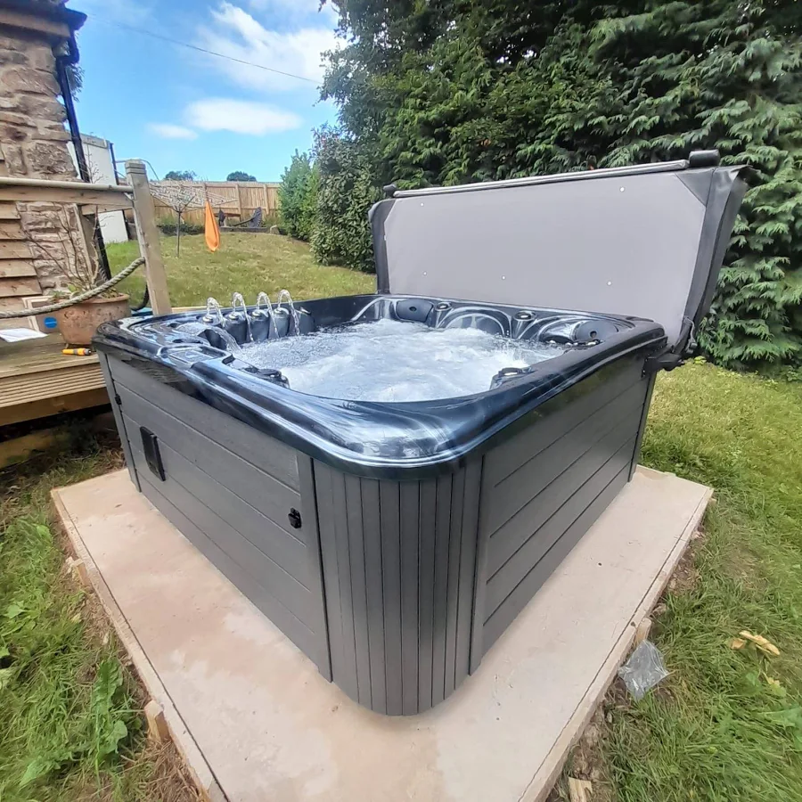 shopping (70) Rose 32amp Hot Tub 102 Jets - Image 1